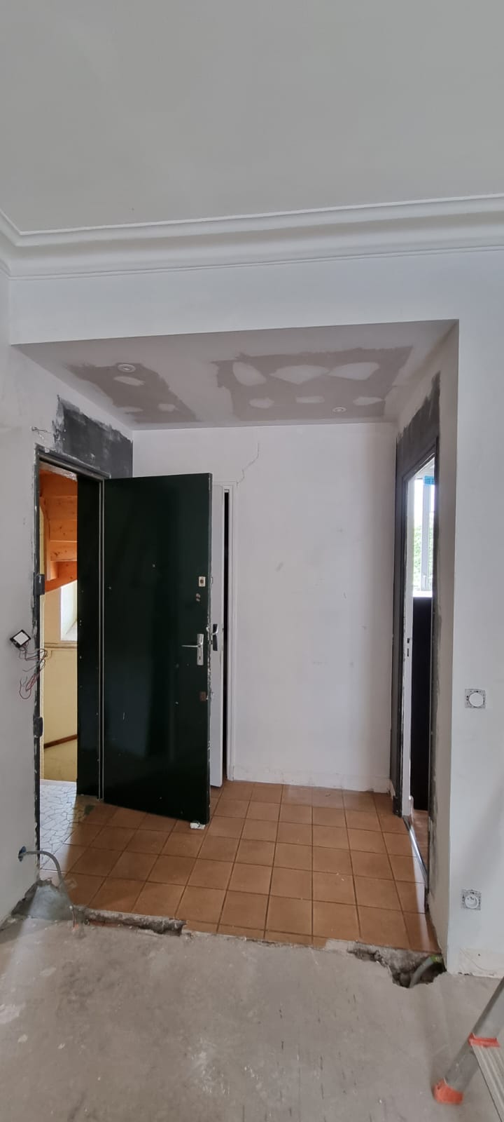 entrée appartement après platrier